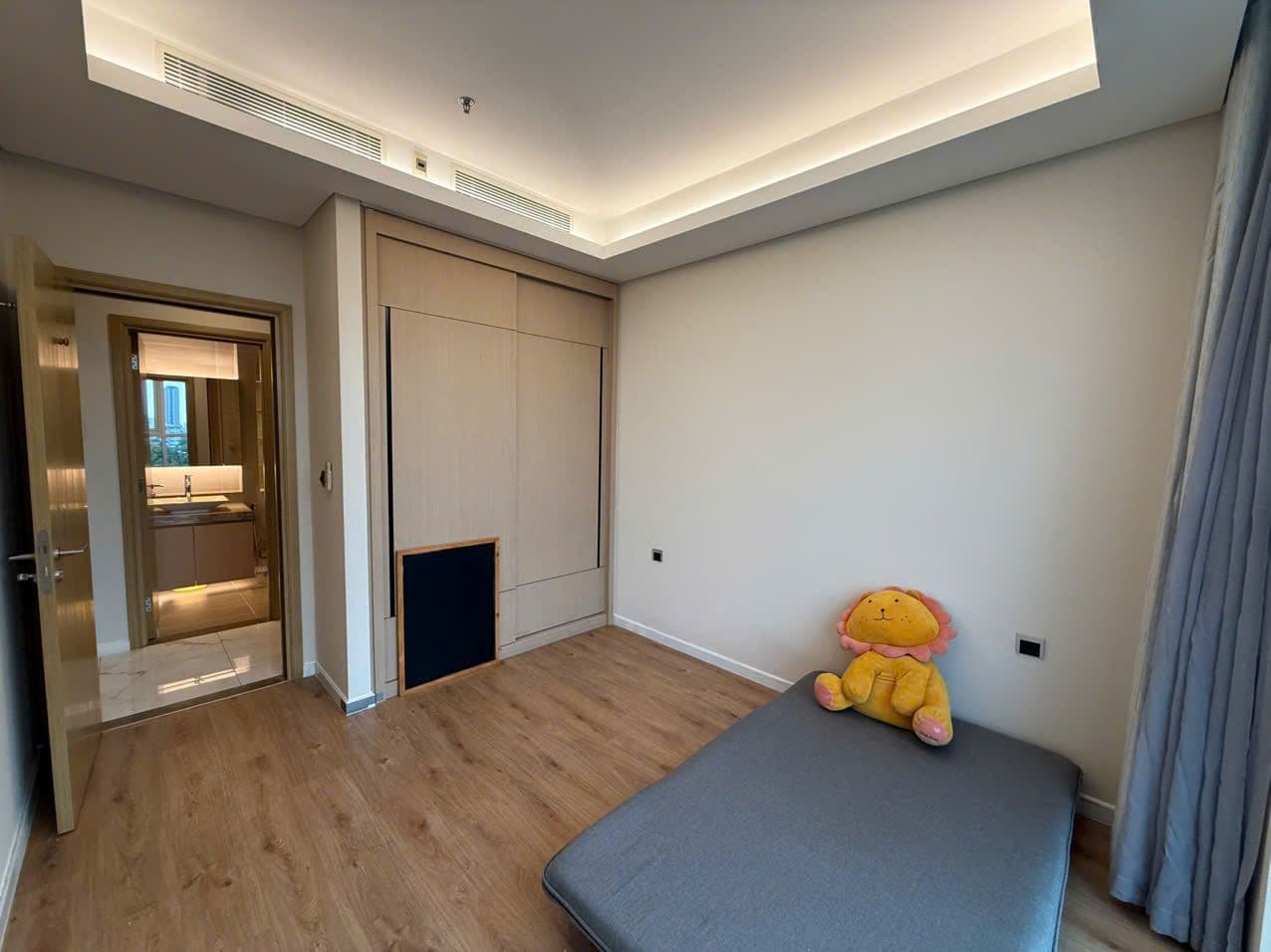 Luxury 2-Bedroom Apartment with Landmark 81 View in Sarina District 2