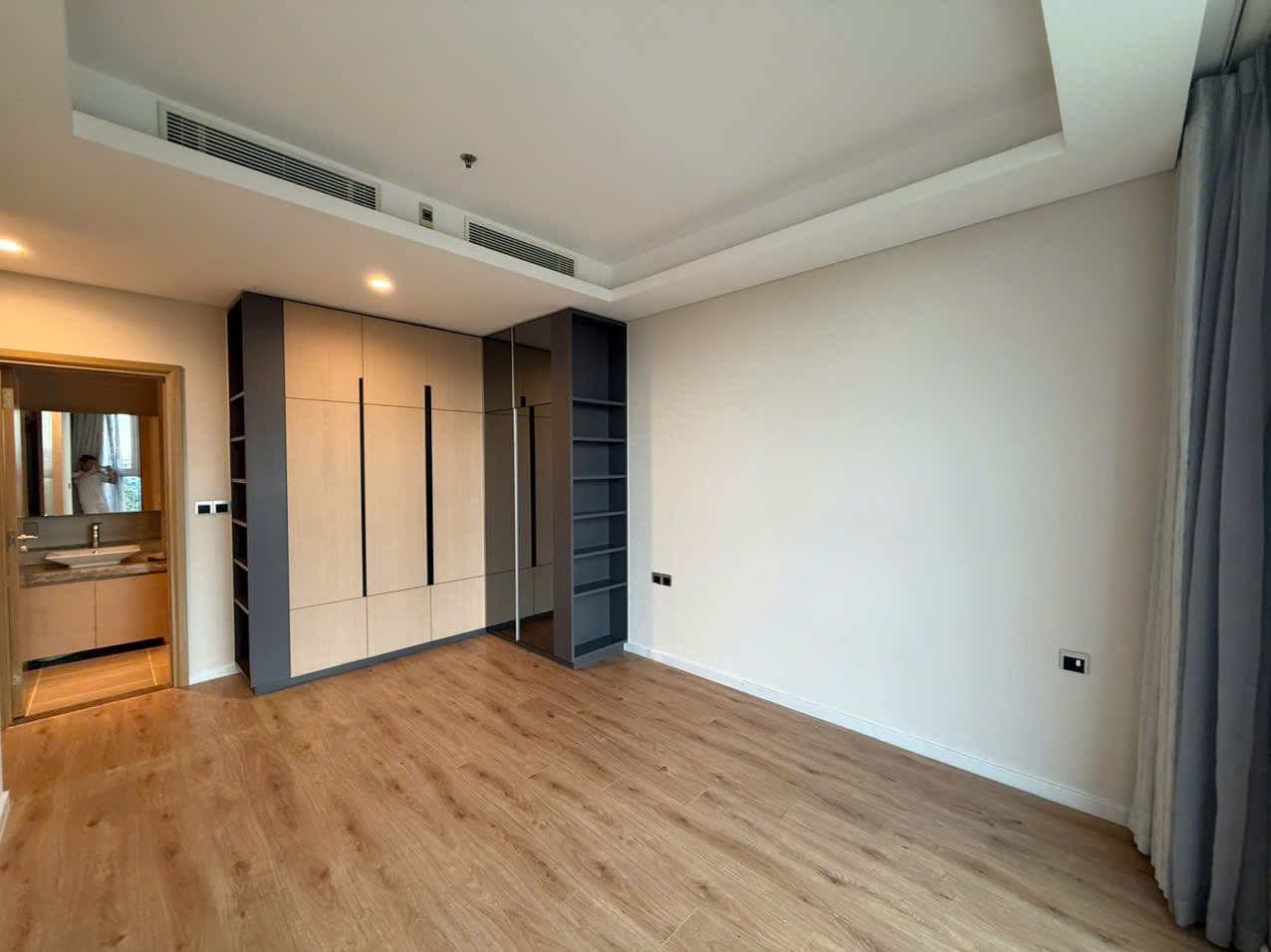 Luxury 2-Bedroom Apartment with Landmark 81 View in Sarina District 2 - Image 2