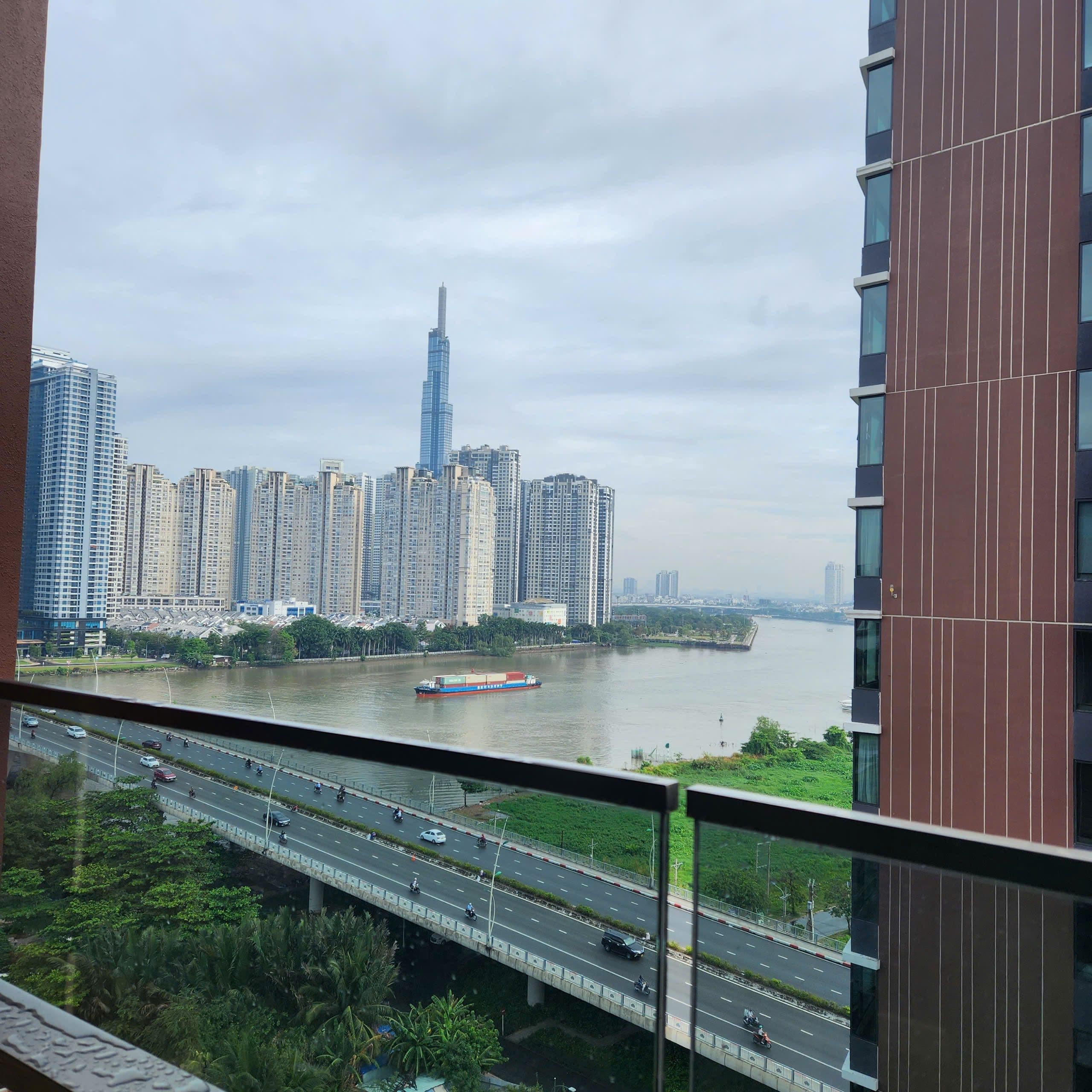 River Thu Thiem Luxury Apartment - 2BR with Riverside Views in Thu Thiem - Image 2