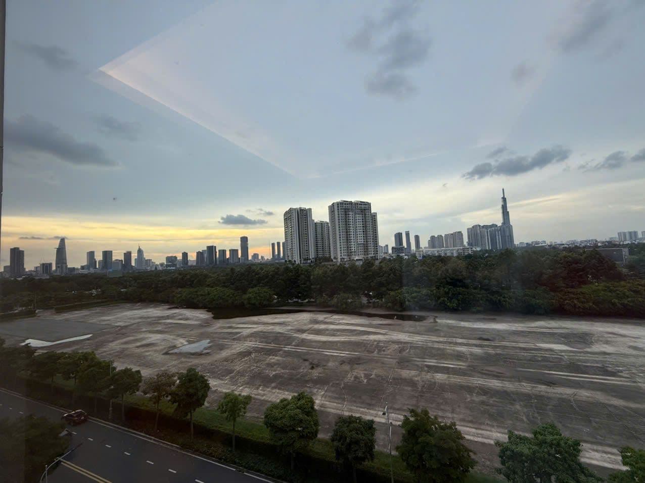 Luxury 2-Bedroom Apartment with Landmark 81 View in Sarina District 2 - Image 7